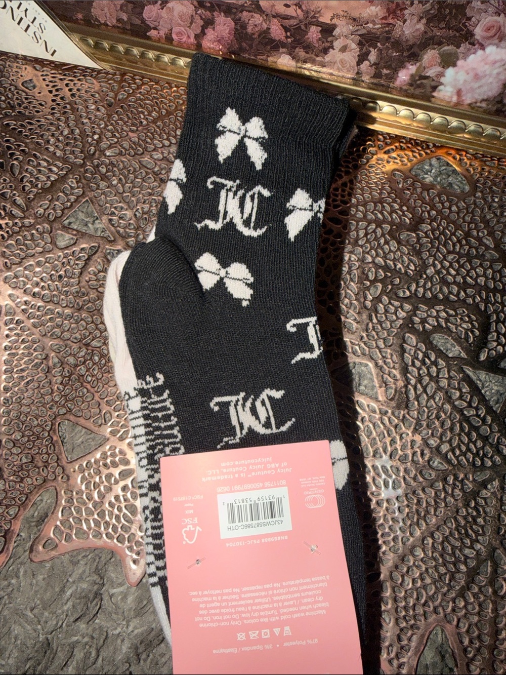Juicy Couture woman’s Cream & more Logo Crew Socks - 6 Pack - Picture 4 of 6